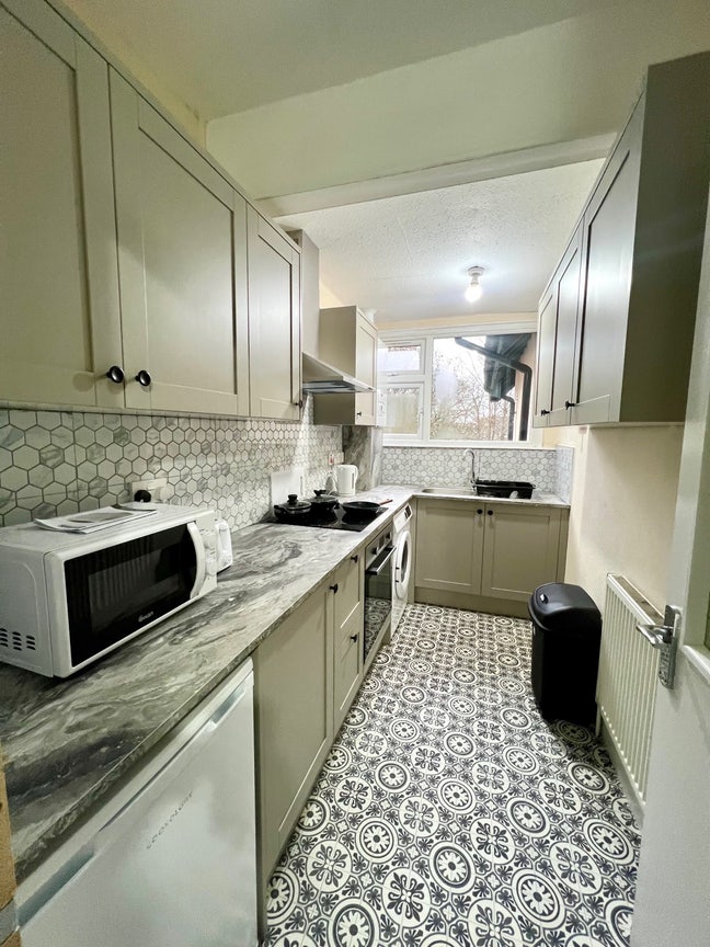 1 Bed Flat - Transition Housing Main Photo