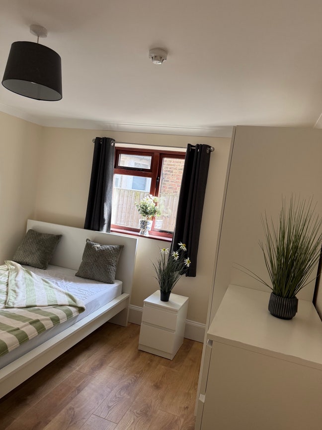 Available now &pound;790 pcm all bills included 😍 Main Photo