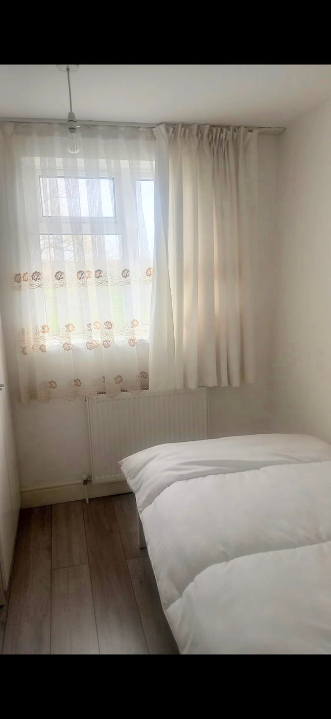 Lovely clean flat low deposit Main Photo