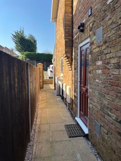 Private Annexe | Separate Entrance & Parking Main Photo