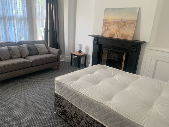 Lovely refurbished house close to Devonport  Main Photo