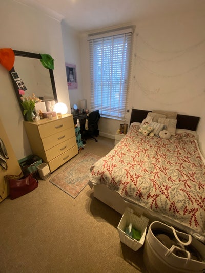 Cozy Double Room 10 mins from Mile End Station Main Photo