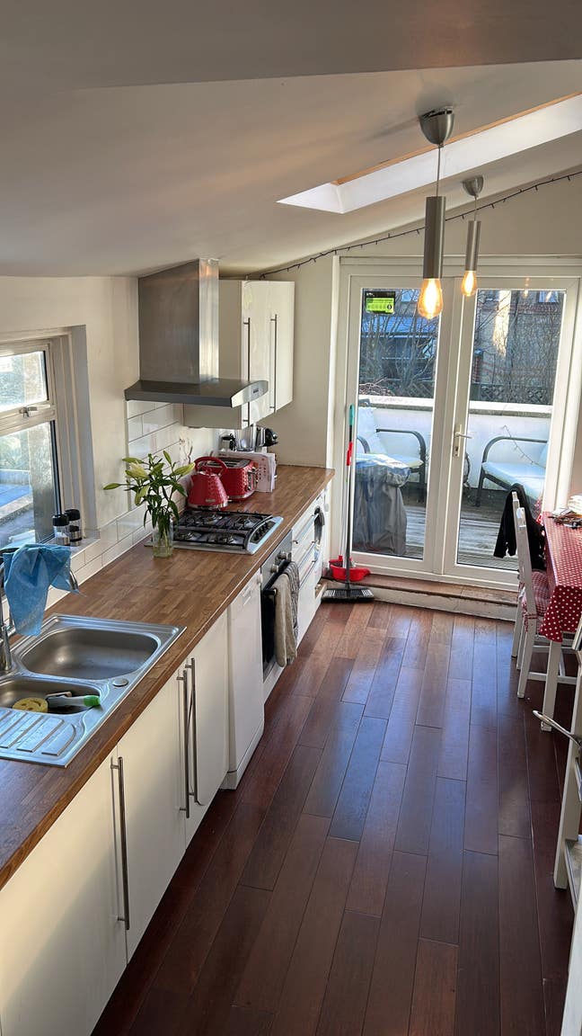 Lovely room available in Balham, SW London Main Photo