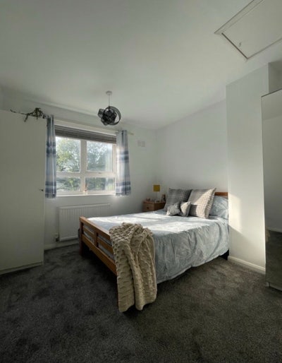 Spacious Double bedroom  Main Photo