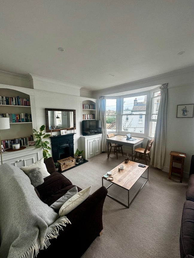 Beautiful 2 bedroom flat in Earlsfield Main Photo