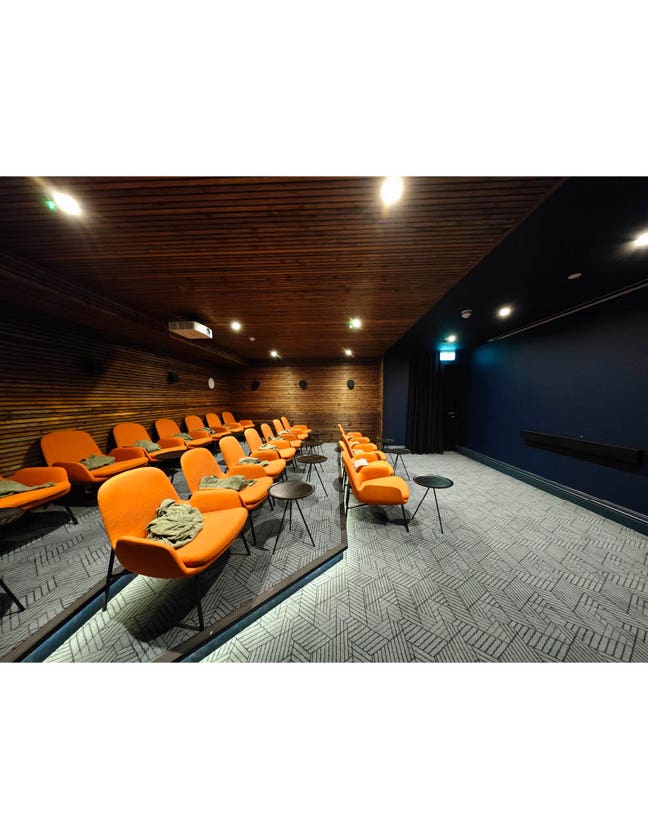 Luxury Building! Gym - Cinema & More!  Main Photo