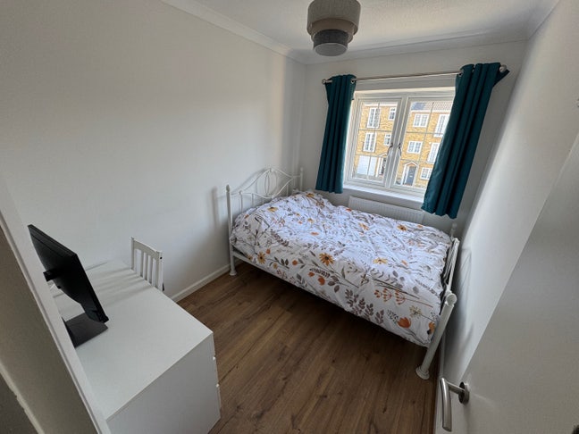 Double room in Norbiton. Monday-to-Friday only. Main Photo