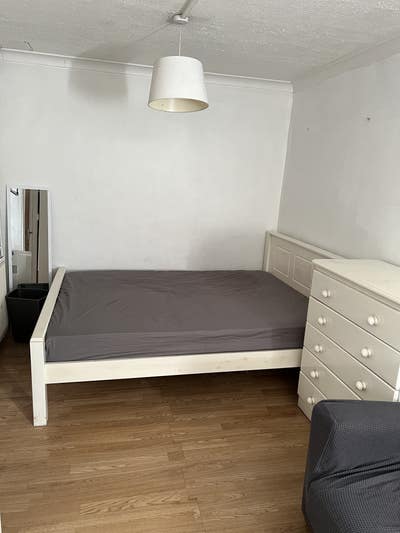 Bracknell Large Double Room Main Photo