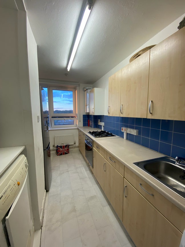 Room available in Swiss cottage  Main Photo