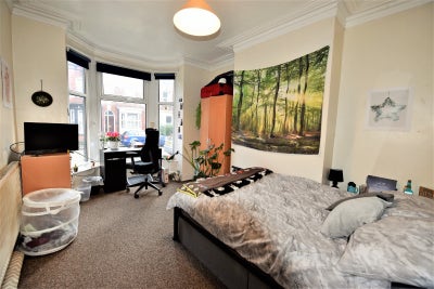 20 Ashville Grove, Hyde Park, Room for Let Main Photo