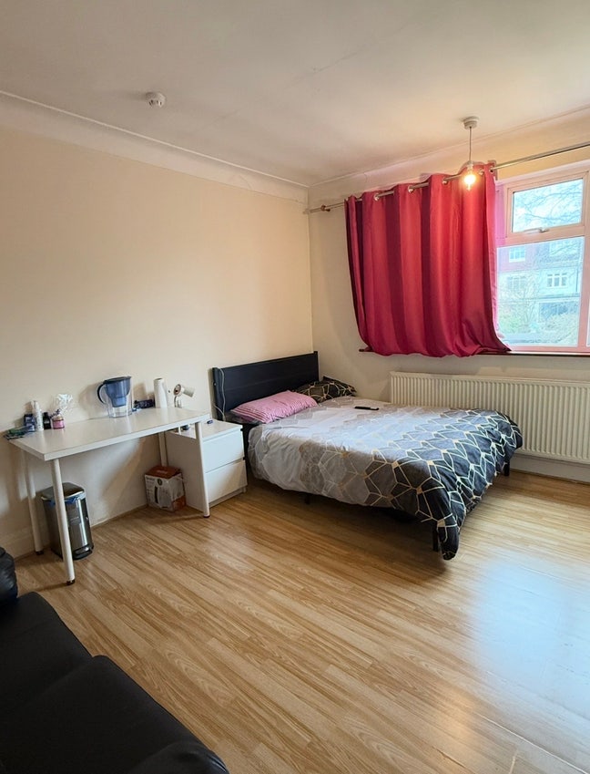 Large Double Room | Kensal Rise, Zone 2  Main Photo