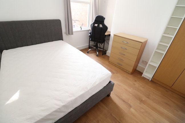 Book It Now - 2 Lovely Rooms in Upton Park Main Photo