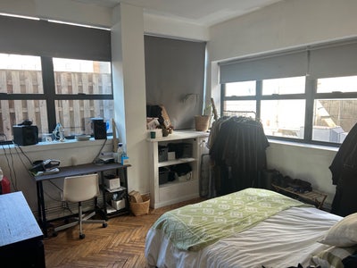 Large bright double bedroom near London Fields  Main Photo