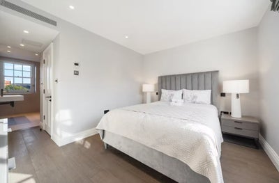 Modern double bedroom Main Photo