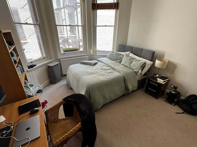 Large Double Bedroom in Earls Court Main Photo