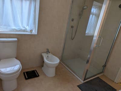 All bills included Independent accommodation Main Photo