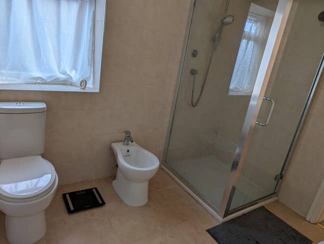 All bills included Independent accommodation Main Photo