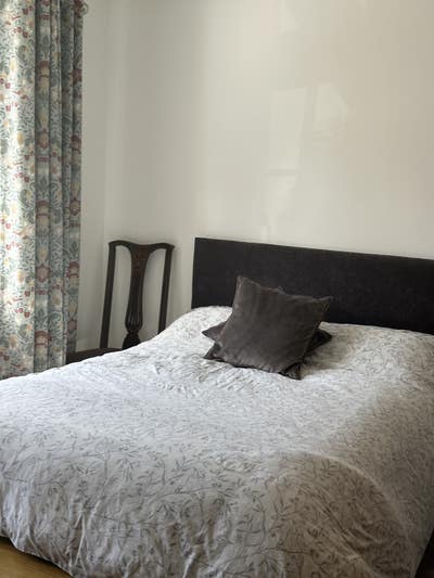 Lovely bright Double room - single occupancy  Main Photo