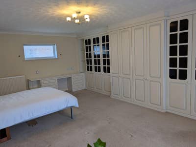 All bills included Independent accommodation Main Photo