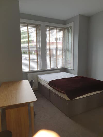 *Large Double Room*Modern House Share* Main Photo