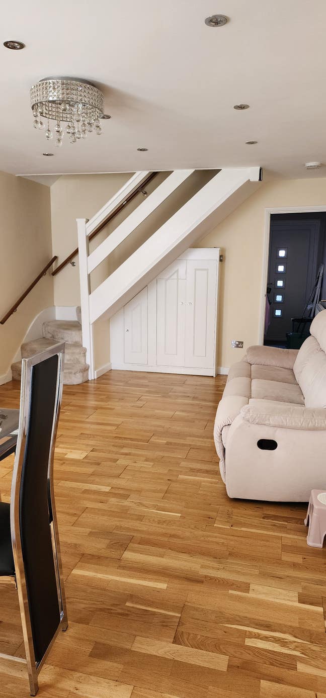 Large Renovated Double Room in Beckett cl, Feltham Main Photo