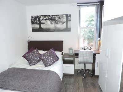 🏡 Executive En-Suite Room – Broadway, PE1 Main Photo