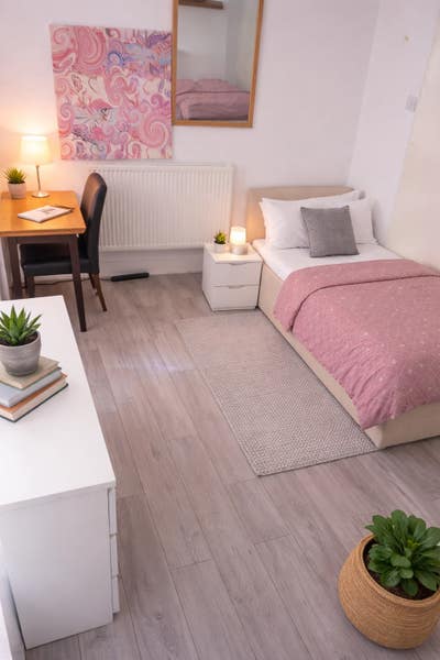 Double ROOM for 700 pounds Main Photo