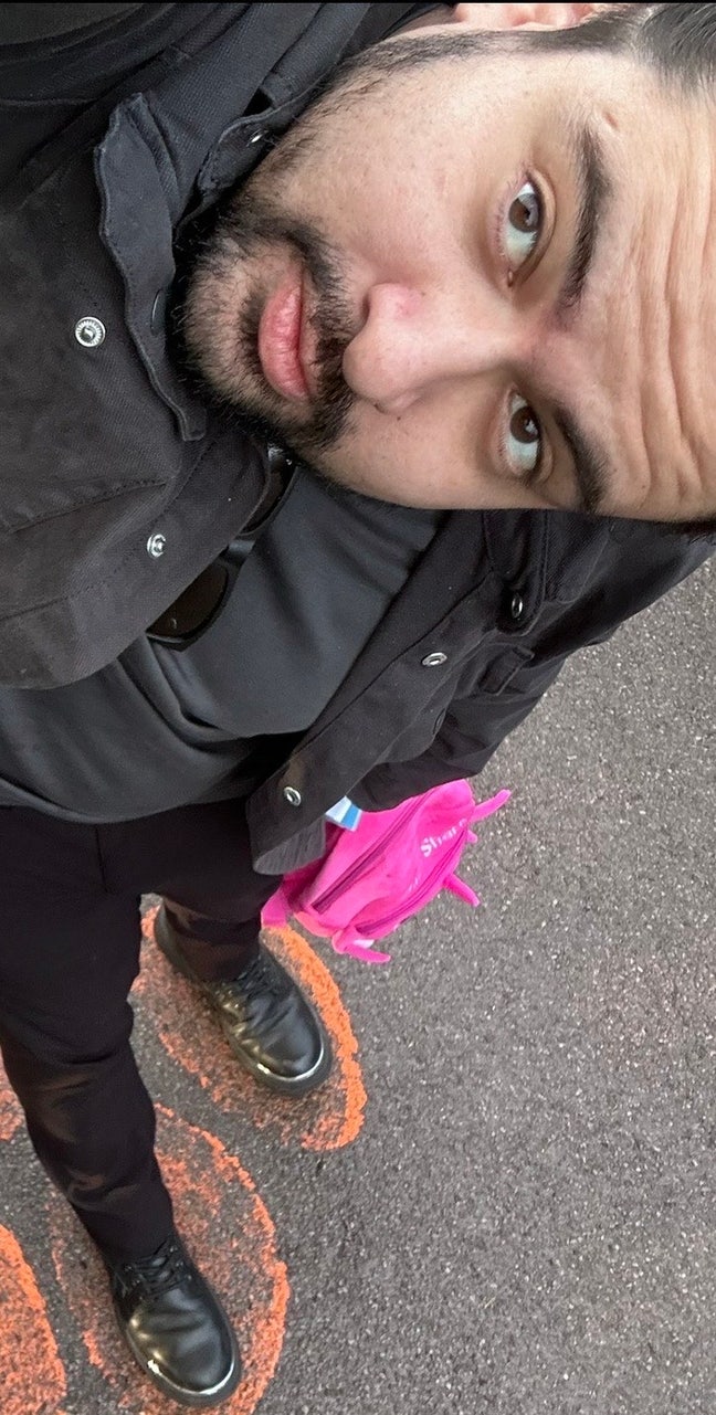 Manager looking for a studio/flat Main Photo