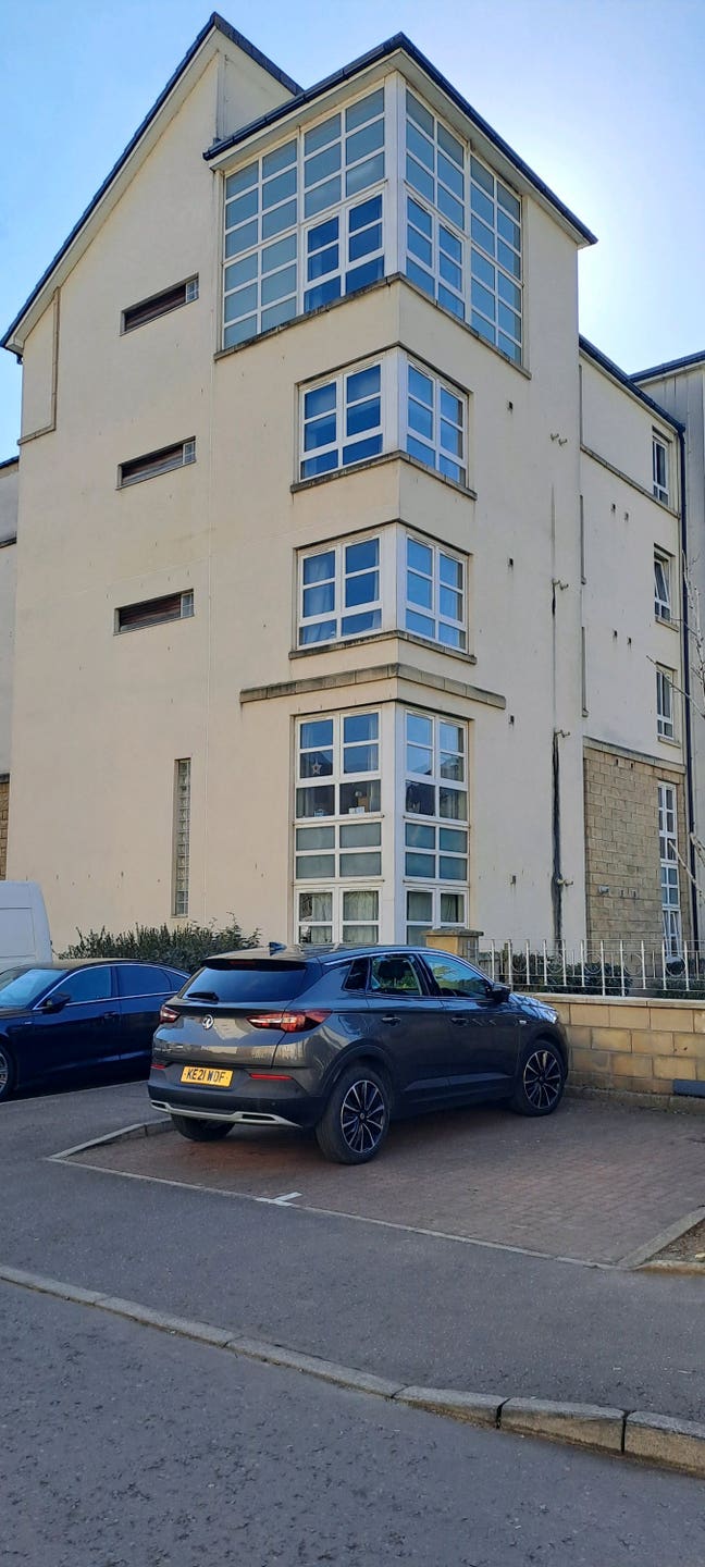 2 bedroom furnished flat near Leith  Main Photo