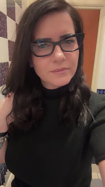 46 year old Female seeks a double room Main Photo