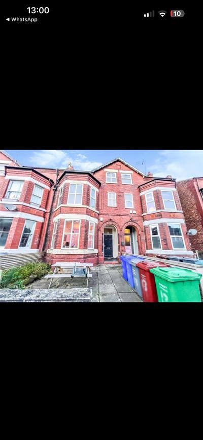 Looking for housemate to join our 6 bed! Main Photo