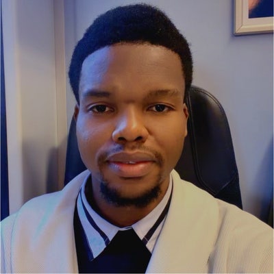 Professional Male seeks a single or double room Main Photo