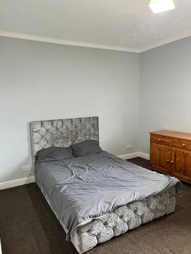 Pet friendly large double near city centre Main Photo