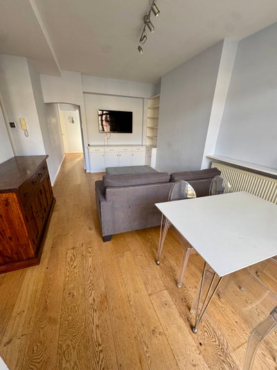 Room with Private separate Bathroom - Chelsea  Main Photo