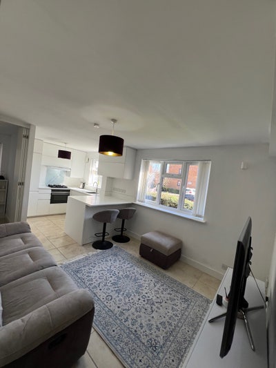 Spectacular 1 Bedroom Ground Floor Flat To Rent  Main Photo