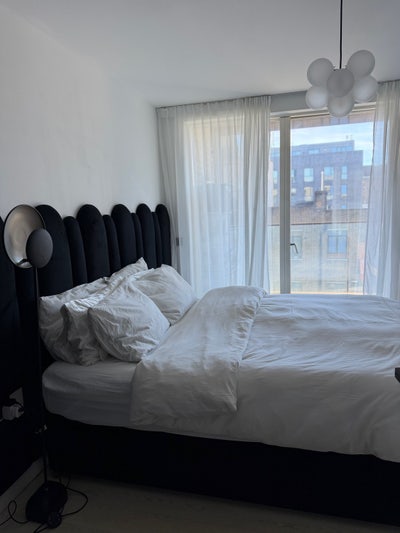 Bright & Fully Furnished Room in Haggerston Main Photo