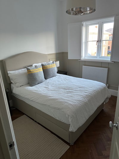 Double bedroom in clean spacious Georgian property Main Photo