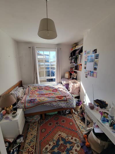 Cosy furnished room close to Mile End Main Photo