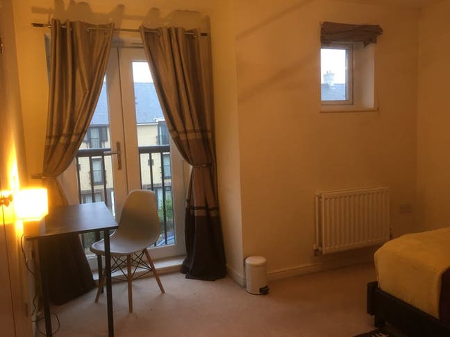 Hugely comfortable large modern double room Main Photo