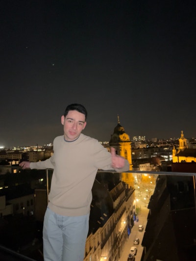 Looking for house mates Main Photo