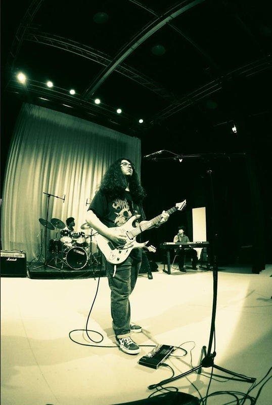 Couple seeks double room Main Photo