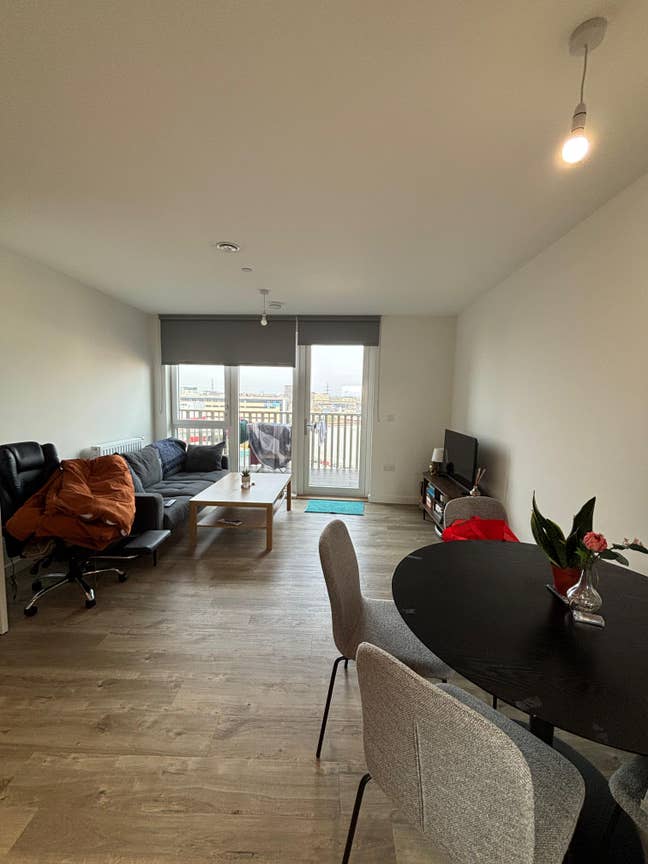 Beautiful en-suite room in a new 2-bed flat Main Photo