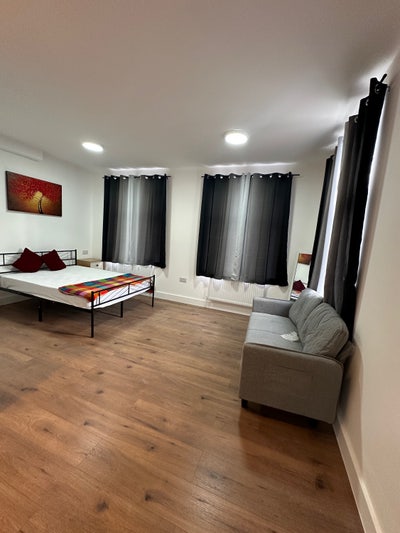 En-suite bedrooms  Main Photo