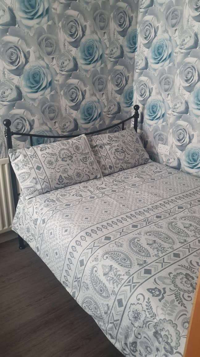 Spacious double room in Edinburgh city centre  Main Photo