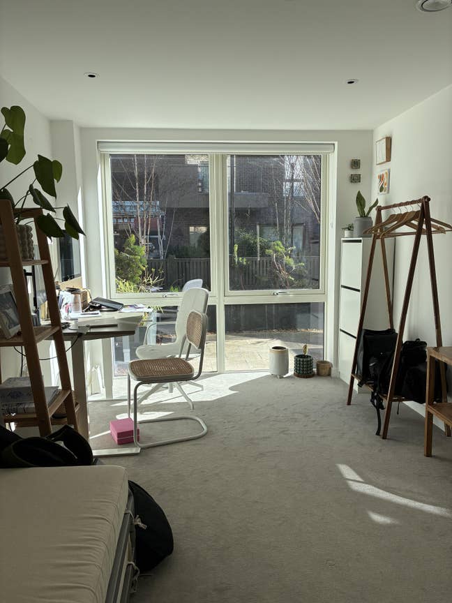 Bright & Quiet Room in Clean Home – All Bills Incl Main Photo