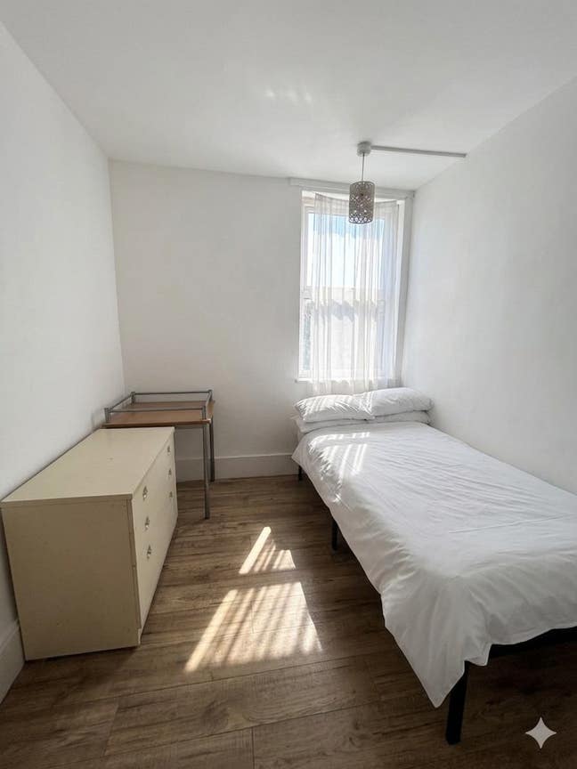 Cosy Central Single Room | Old Kent Rd |  Main Photo