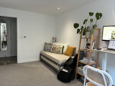 Bright & Quiet Room in Clean Home – All Bills Incl Main Photo