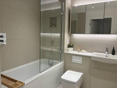 Bright & Quiet Room in Clean Home – All Bills Incl Main Photo