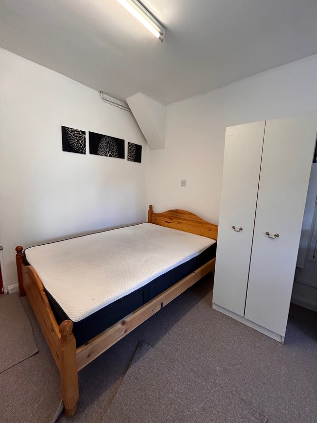 Studio available to rent immediately! Main Photo