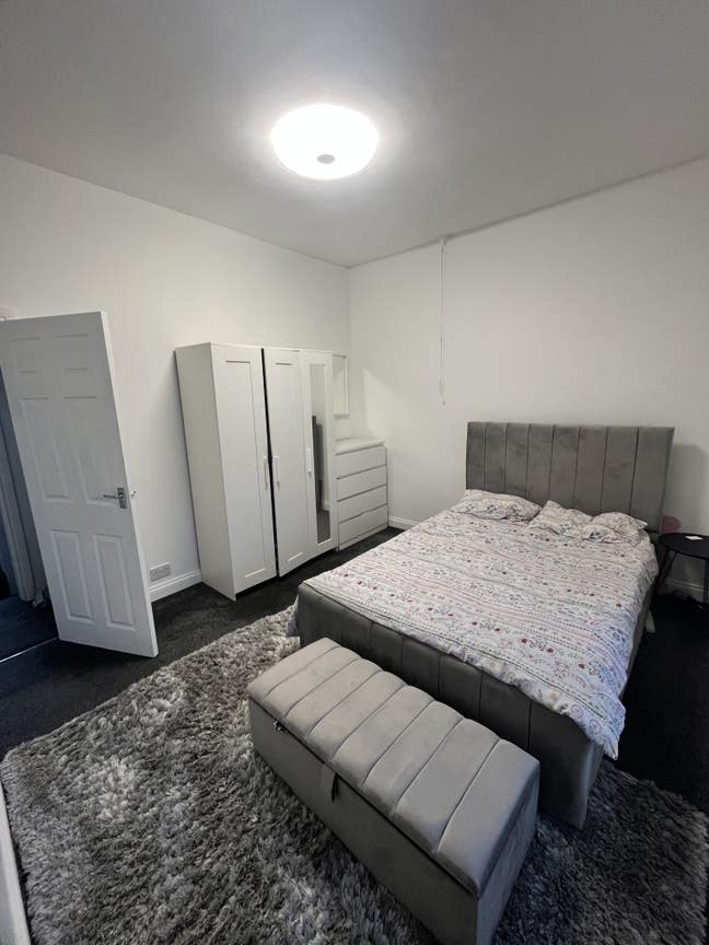 Lovely Room in Bolton – Great Transport Links Main Photo